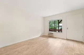 Photo #5: 230021187 Listing