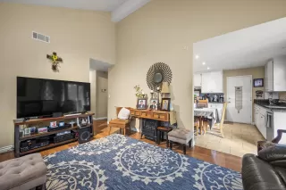 Photo #5: 230021194 Listing