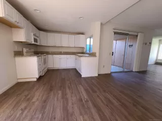 Photo #1: 230021215 Listing