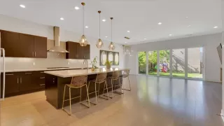 Photo #4: 230021387 Listing