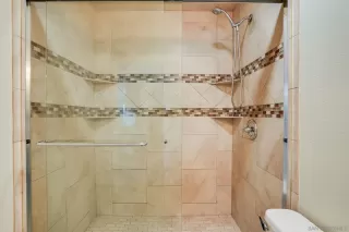 Photo #5: 230021487 Listing