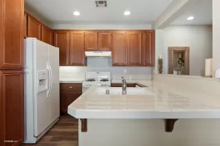 Photo #3: 230021575 Listing 