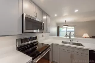 Photo #6: 230021714 Listing