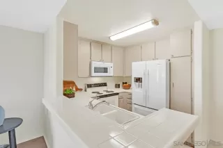 Photo #3: 230021772 Listing 