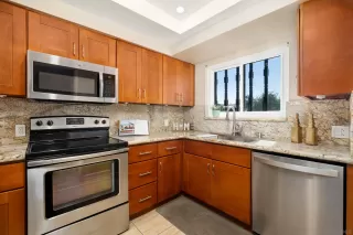 Photo #6: 230021839 Listing