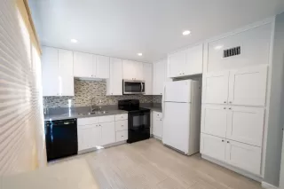 Photo #5: 230021867 Listing