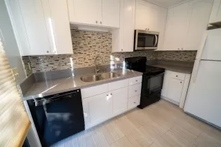 Photo #6: 230021867 Listing