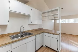 Photo #4: 230021899 Listing