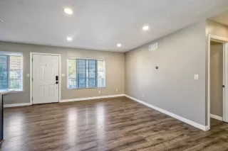 Photo #4: 230021931 Listing