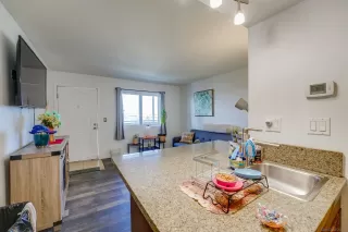 Photo #3: 230021932 Listing 