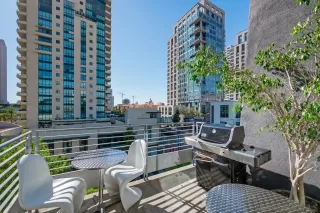 Photo #5: 230021935 Listing