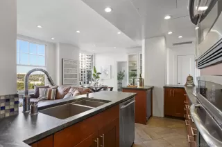 Photo #6: 230021952 Listing