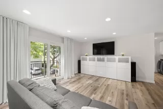 Photo #3: 230021996 Listing