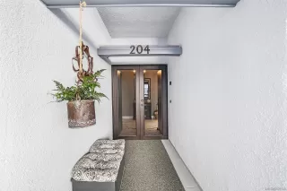 Photo #5: 230022014 Listing