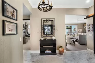 Photo #6: 230022014 Listing