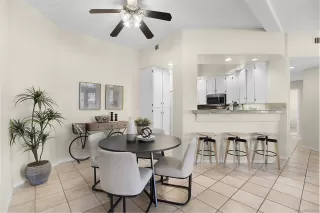 Photo #1: 230022034 Listing 