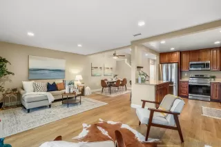 Photo #2: 230022072 Listing