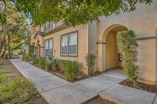 Photo #4: 230022085 Listing