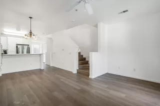 Photo #6: 230022085 Listing