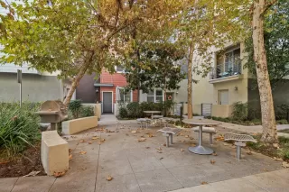 Photo #6: 230022087 Listing