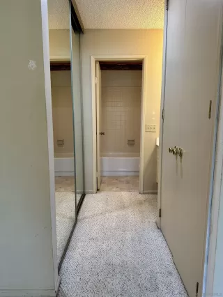 Photo #5: 230022088 Listing