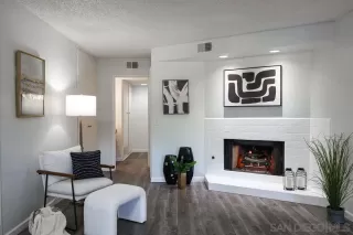 Photo #6: 230022138 Listing