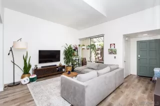 Photo #2: 230022155 Listing