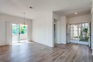 Photo #6: 230022170 Listing