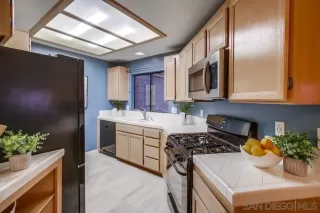 Photo #4: 230022191 Listing