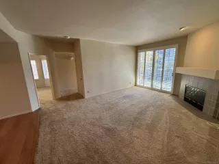 Photo #4: 230022232 Listing