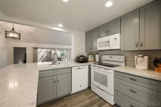 Photo #2: 230022242 Listing