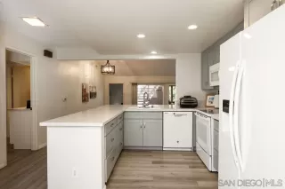 Photo #3: 230022242 Listing