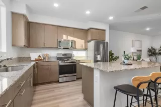 Photo #3: 230022300 Listing