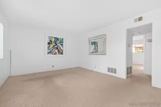 Photo #4: 230022330 Listing