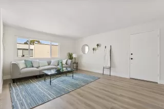 Photo #3: 230022352 Listing