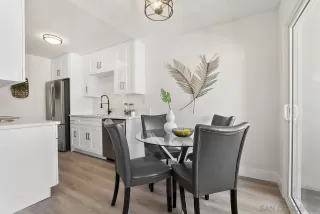 Photo #4: 230022352 Listing