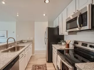 Photo #4: 230022353 Listing