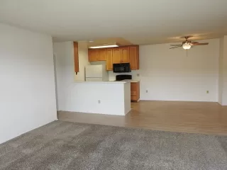 Photo #4: 230022364 Listing