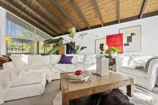 Photo #4: 230022384 Listing