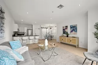 Photo #5: 230022392 Listing 