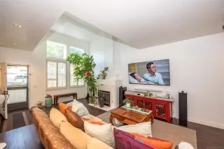 Photo #3: 230022393 Listing