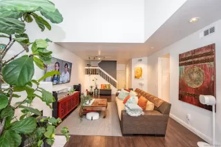 Photo #4: 230022393 Listing