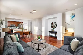 Photo #2: 230022415 Listing