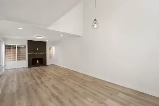 Photo #5: 230022452 Listing