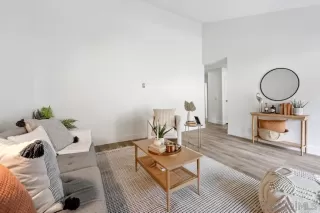 Photo #4: 230022468 Listing