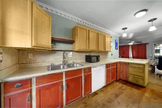 Photo #6: 230022525 Listing