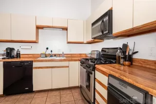 Photo #3: 230022530 Listing