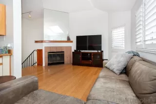 Photo #4: 230022530 Listing