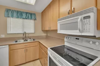 Photo #2: 230022565 Listing