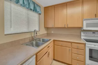 Photo #4: 230022565 Listing